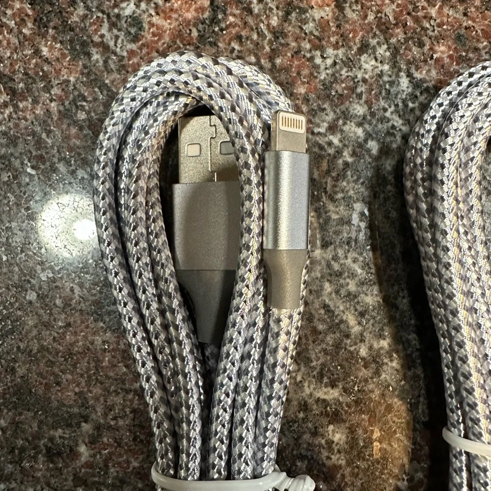 Set of 2 lightning cables- never used